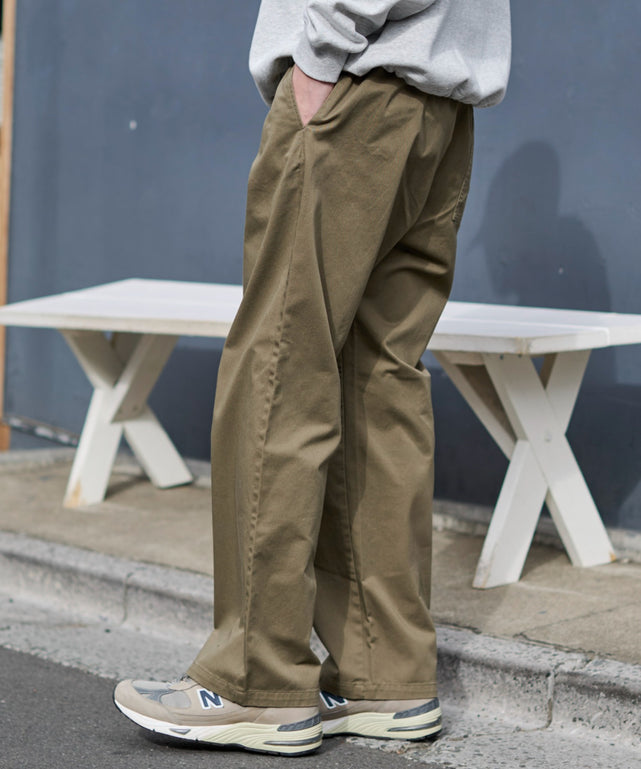 カーキ モデル：181cm L着用