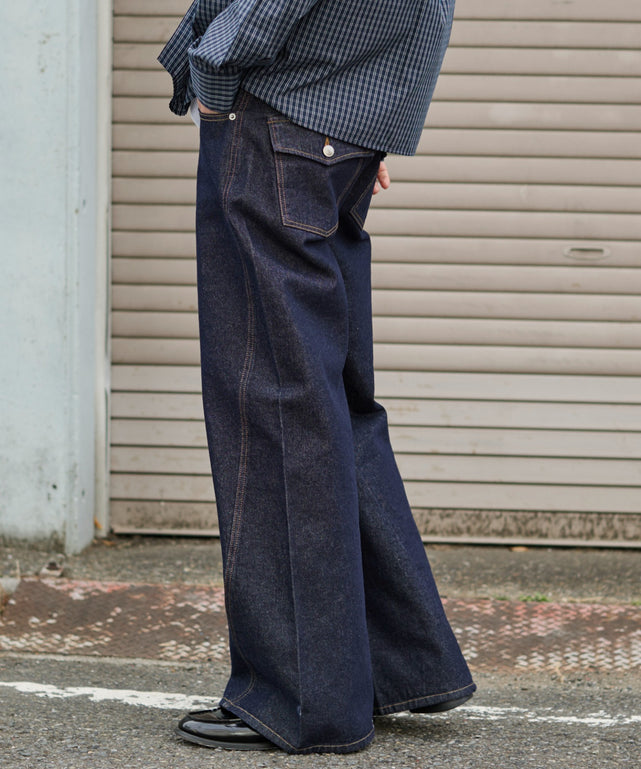 デニムインディゴ モデル：181cm L着用