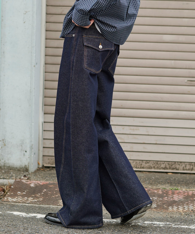 デニムインディゴ モデル：181cm L着用