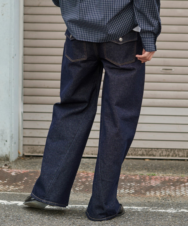 デニムインディゴ モデル：181cm L着用