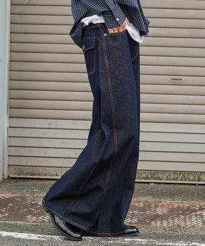 デニムインディゴ モデル：181cm L着用