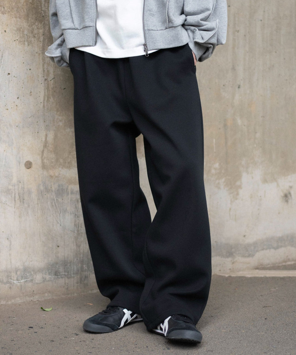 ブラック モデル：175cm L着用