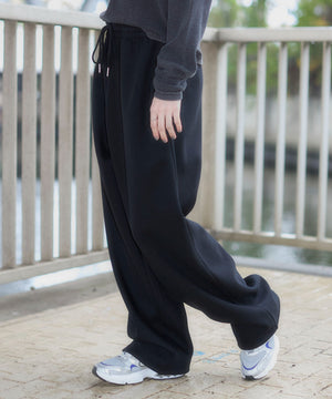 ブラック　モデル：163cm M着用