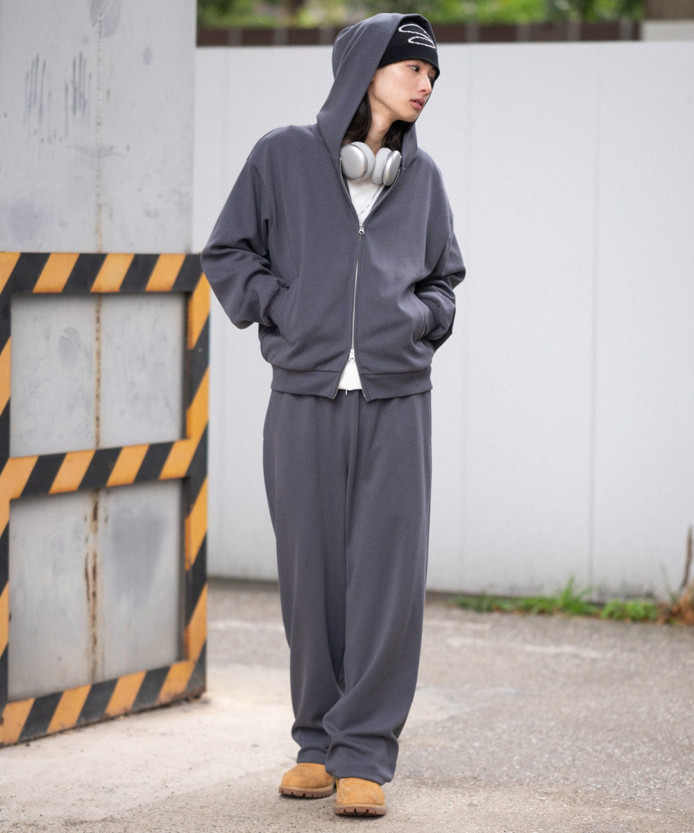 チャコール モデル：175cm L着用