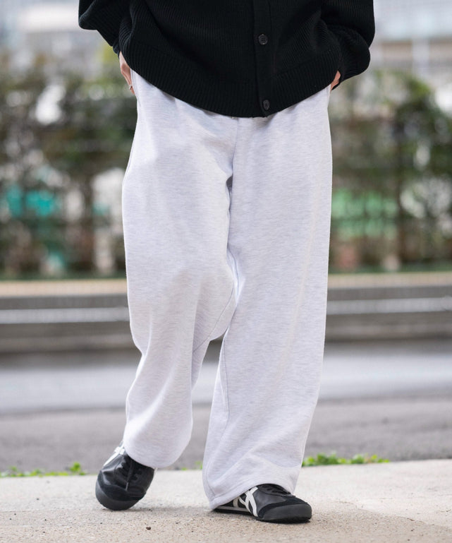 アッシュグレー モデル：175cm L着用