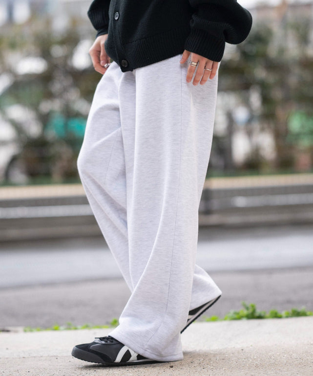 アッシュグレー モデル：175cm L着用