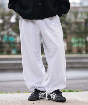 アッシュグレー モデル：175cm L着用