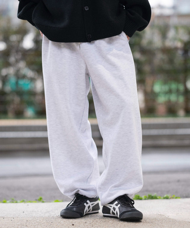 アッシュグレー モデル：175cm L着用