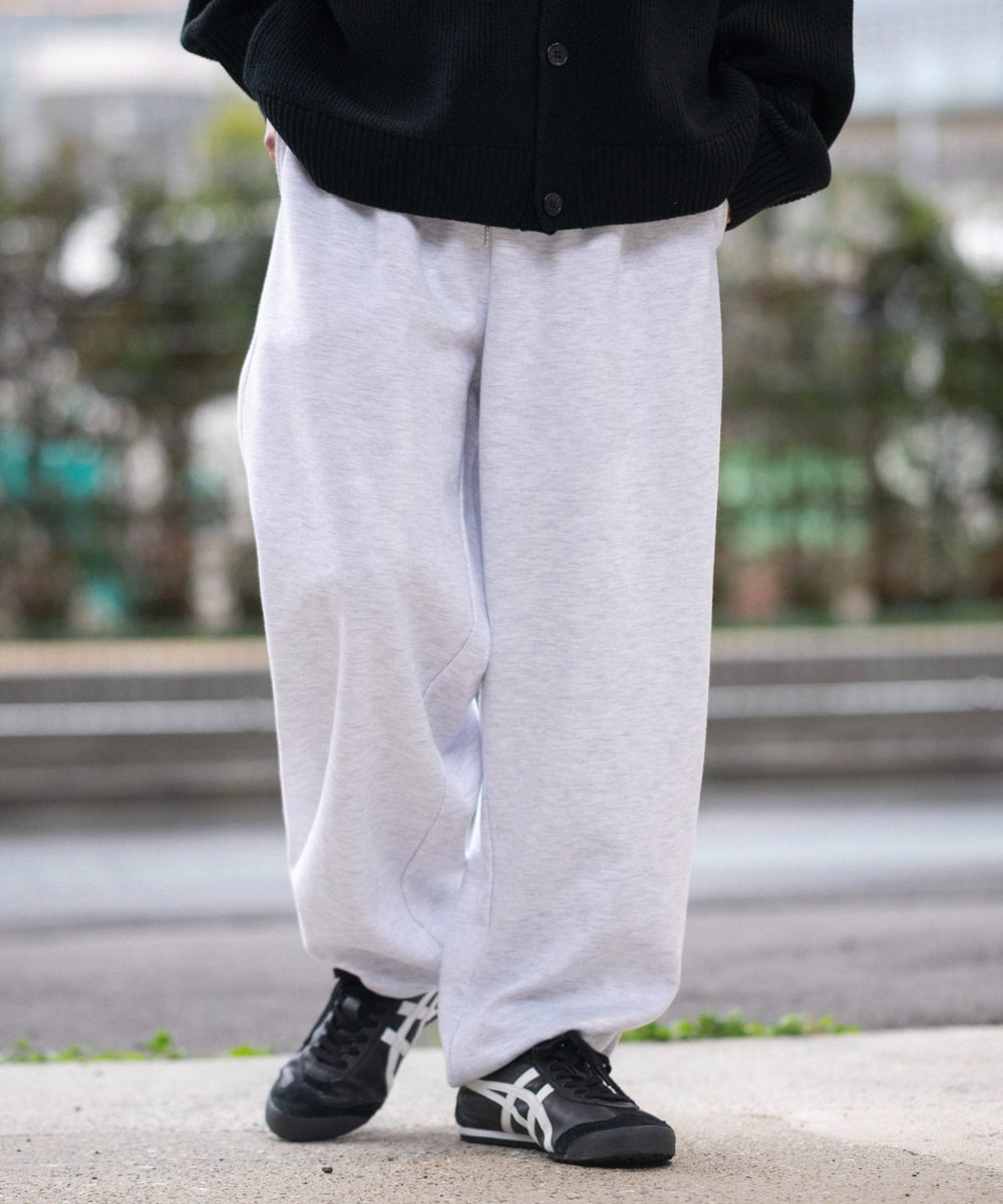 アッシュグレー モデル：175cm L着用