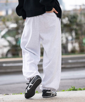 アッシュグレー モデル：175cm L着用