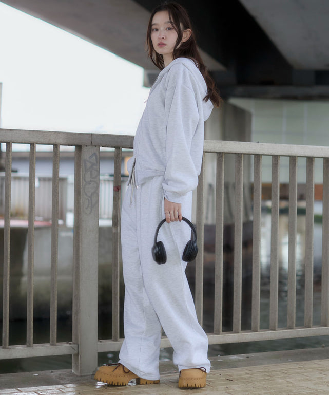 アッシュグレー　モデル：163cm M着用