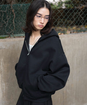 ブラック モデル：175cm L着用