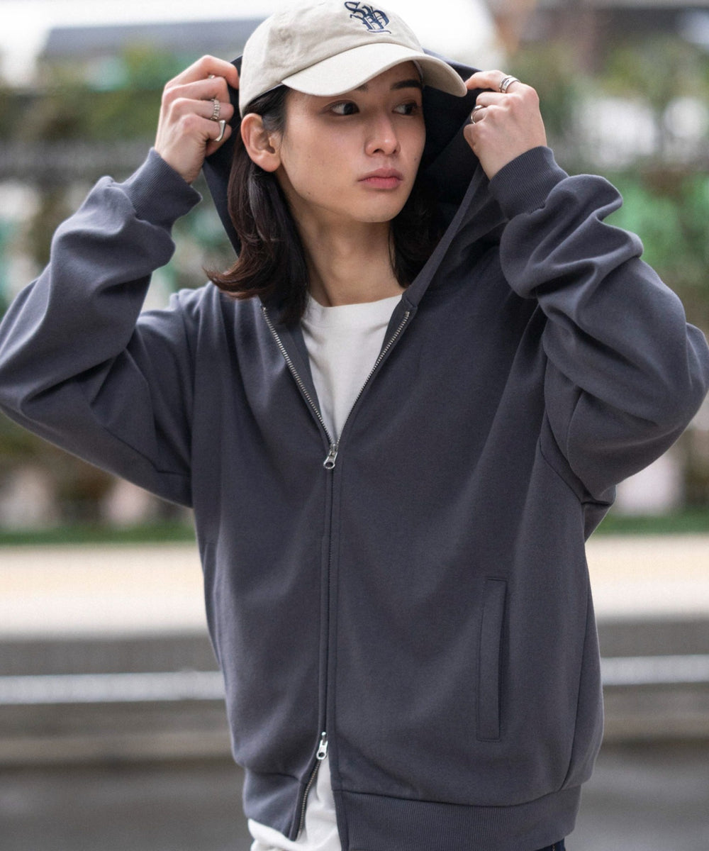 チャコール モデル：175cm L着用