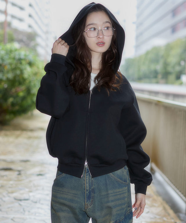 ブラック　モデル：163cm S着用