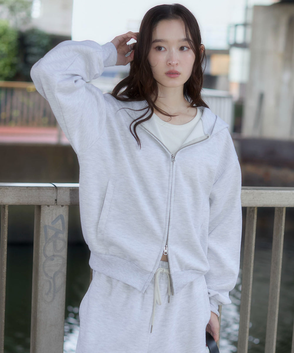 アッシュグレー　モデル：163cm S着用