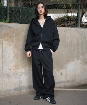 ブラック モデル：175cm L着用