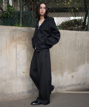 ブラック モデル：175cm L着用