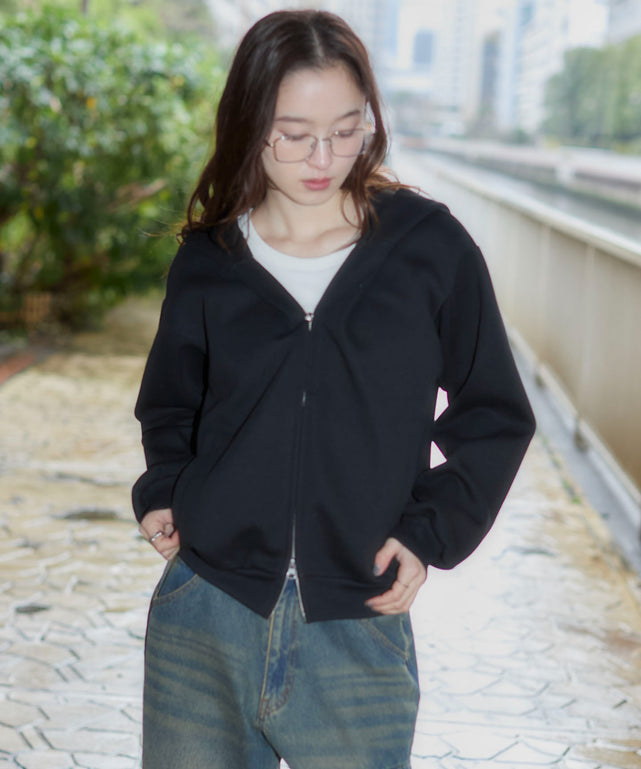 ブラック　モデル：163cm S着用