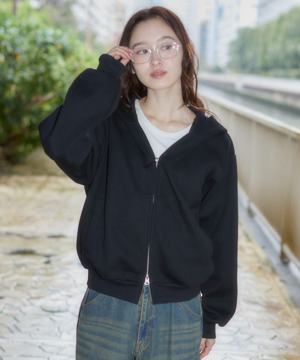 ブラック　モデル：163cm S着用