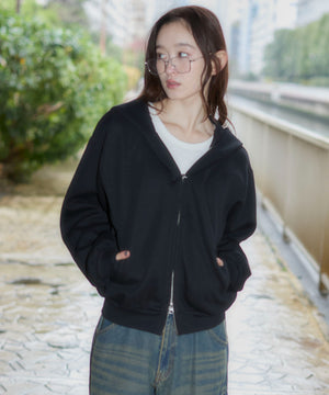 ブラック　モデル：163cm S着用