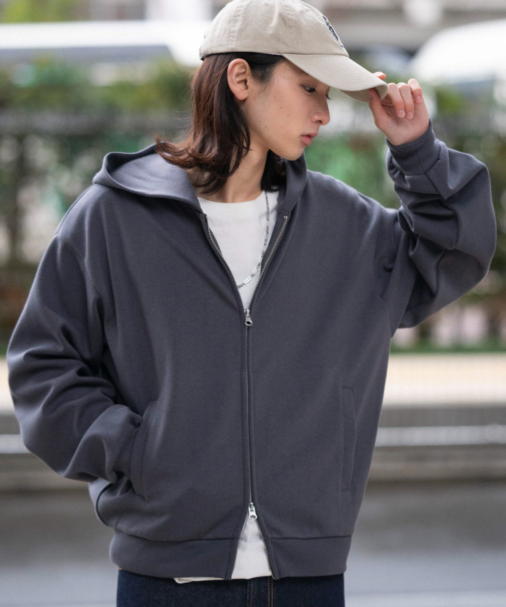 チャコール モデル：175cm L着用