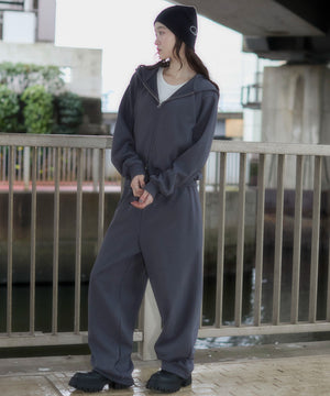 チャコール　モデル：163cm S着用