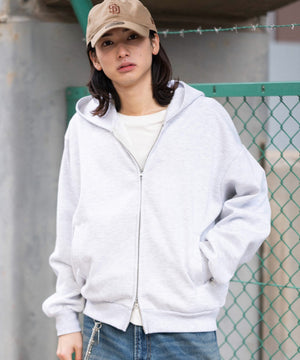 アッシュグレー モデル：175cm L着用