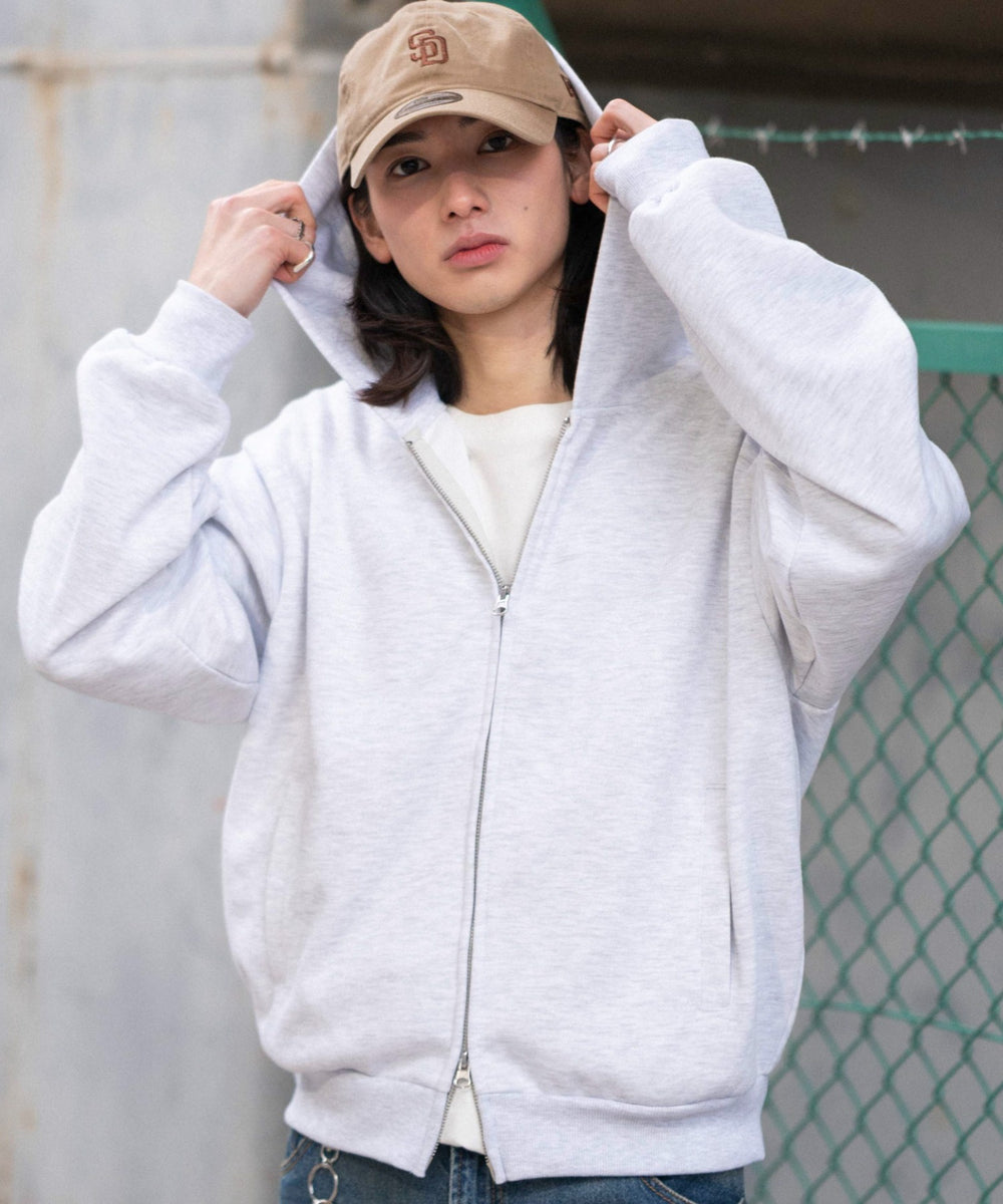 アッシュグレー モデル：175cm L着用