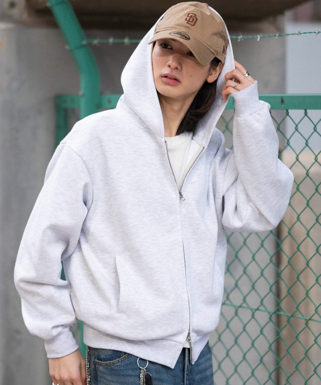 アッシュグレー モデル：175cm L着用