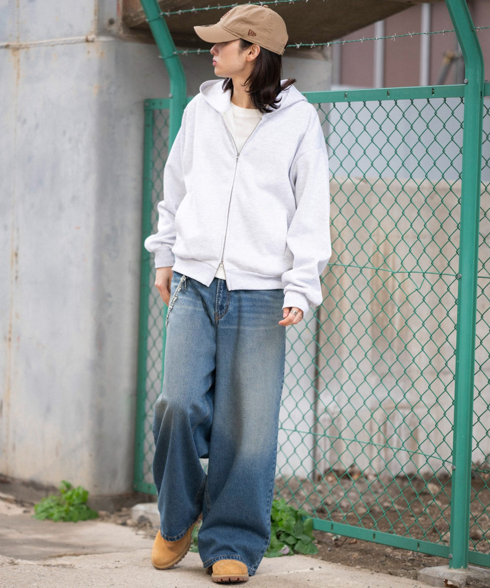 アッシュグレー モデル：175cm L着用