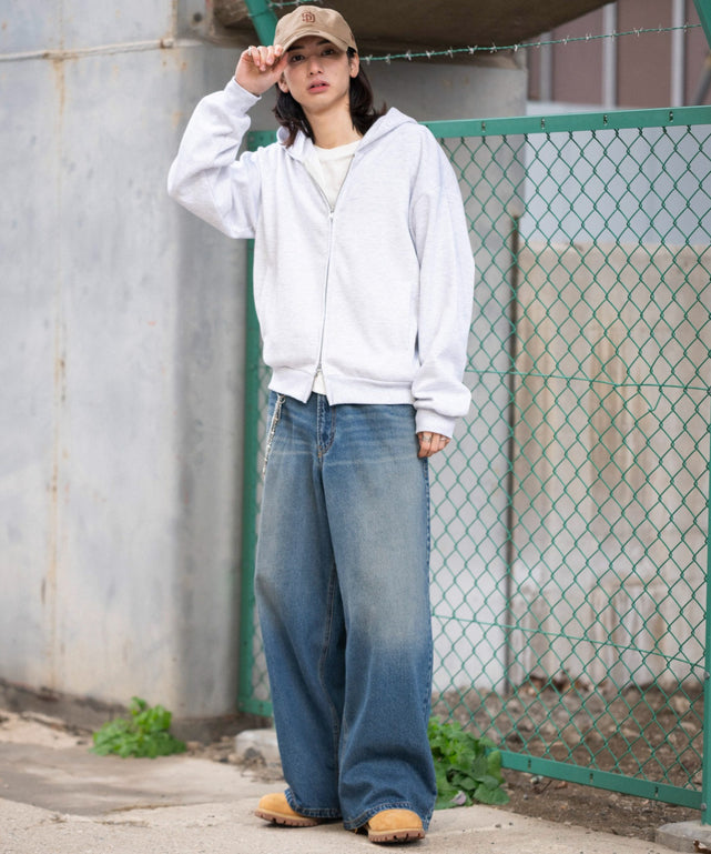 アッシュグレー モデル：175cm L着用