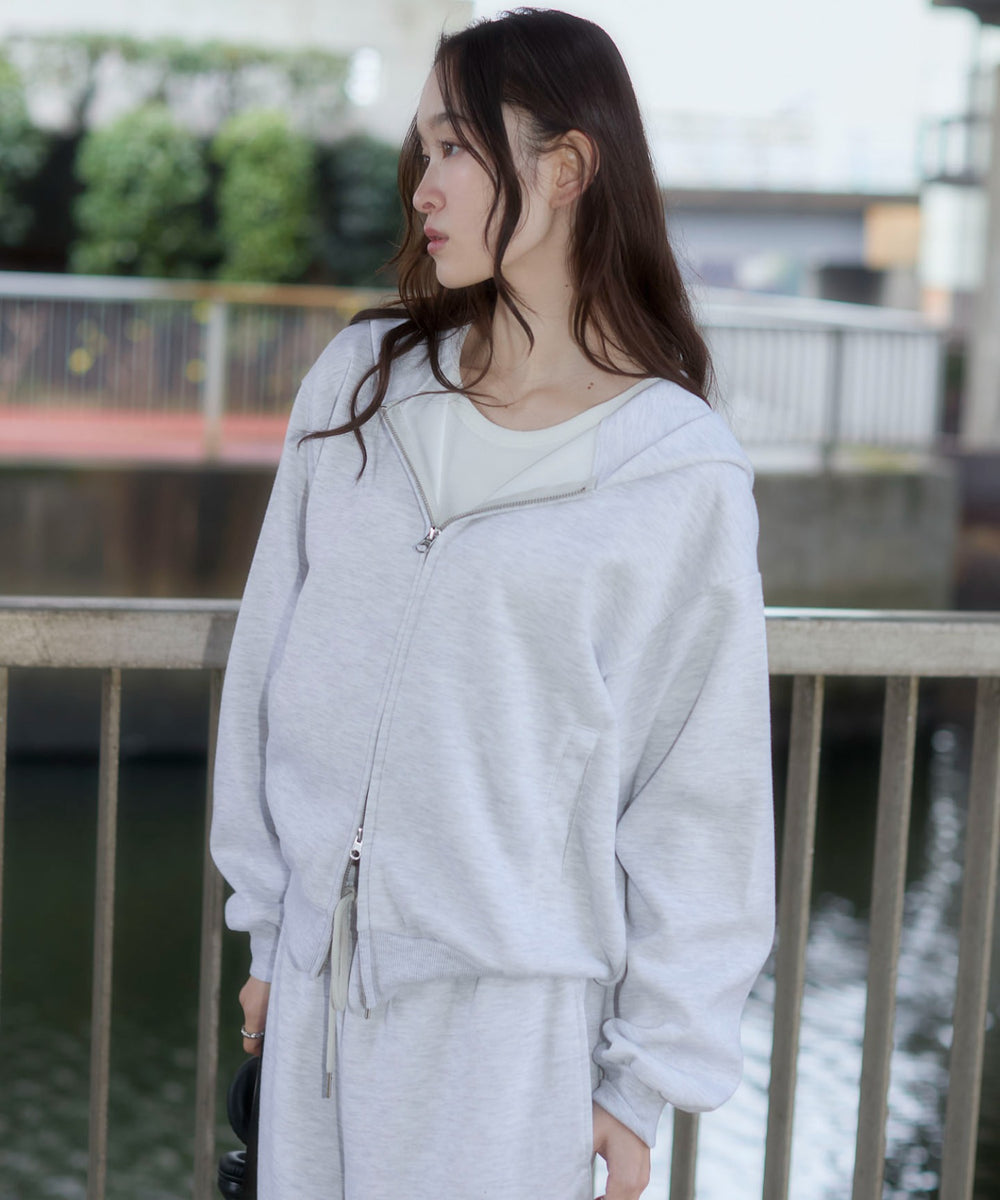 アッシュグレー　モデル：163cm S着用