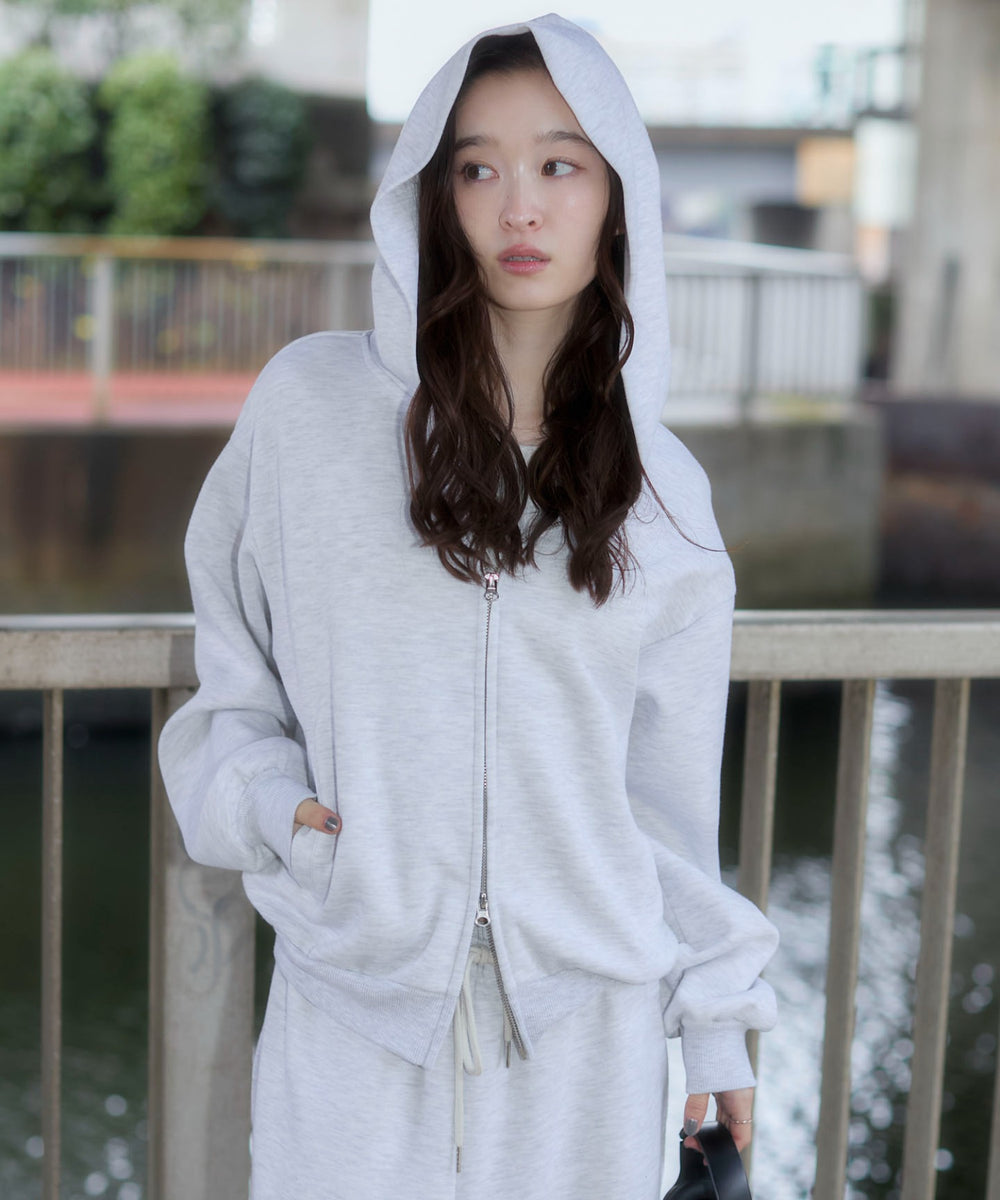 アッシュグレー　モデル：163cm S着用