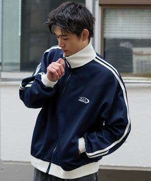 ネイビー モデル：181cm L着用