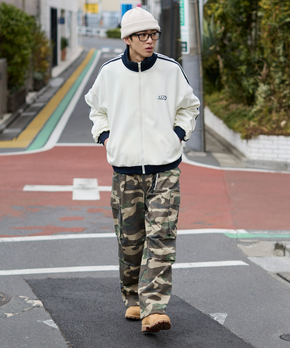 オフホワイト モデル：181cm L着用