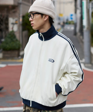 オフホワイト モデル：181cm L着用