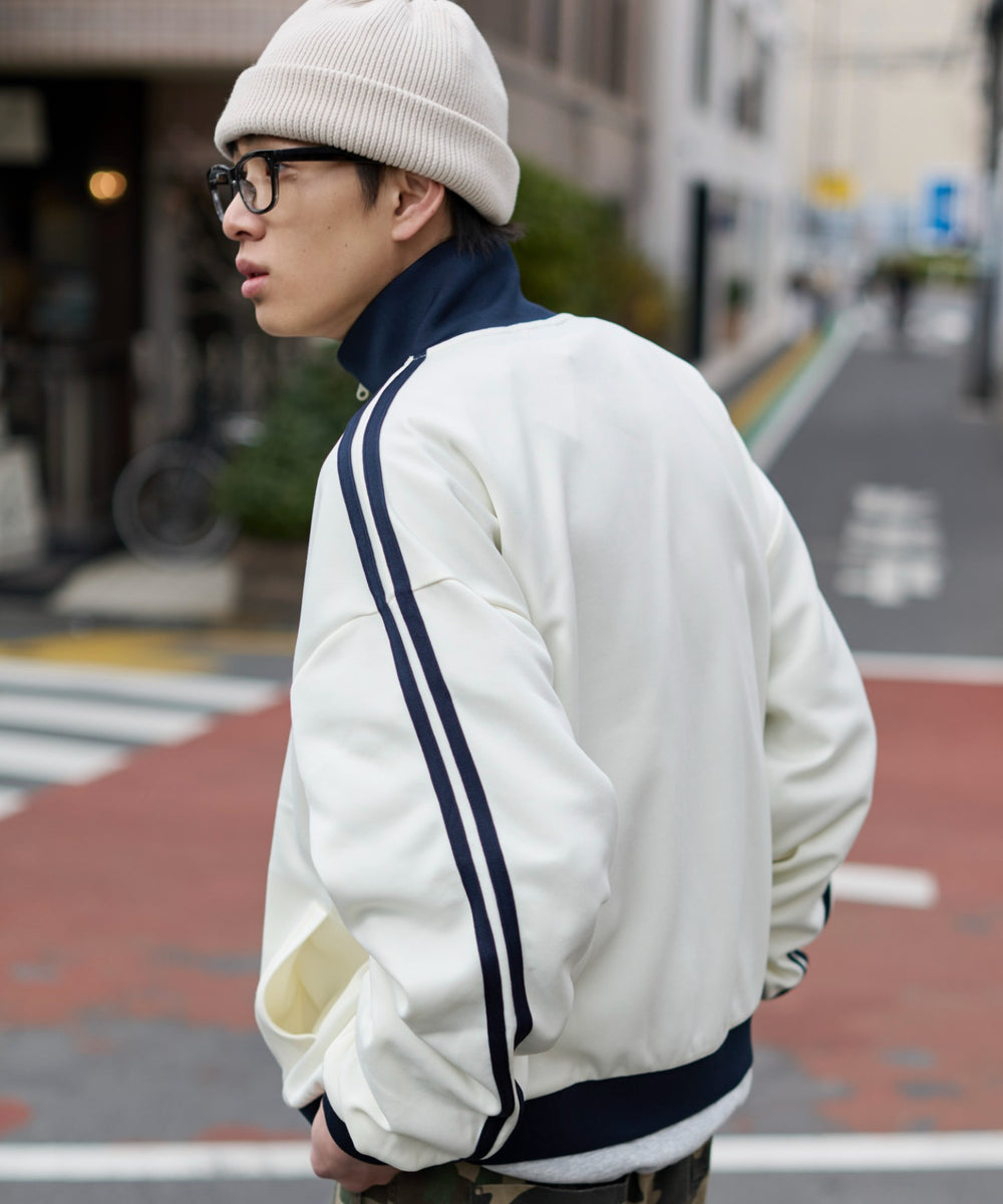 オフホワイト モデル：181cm L着用