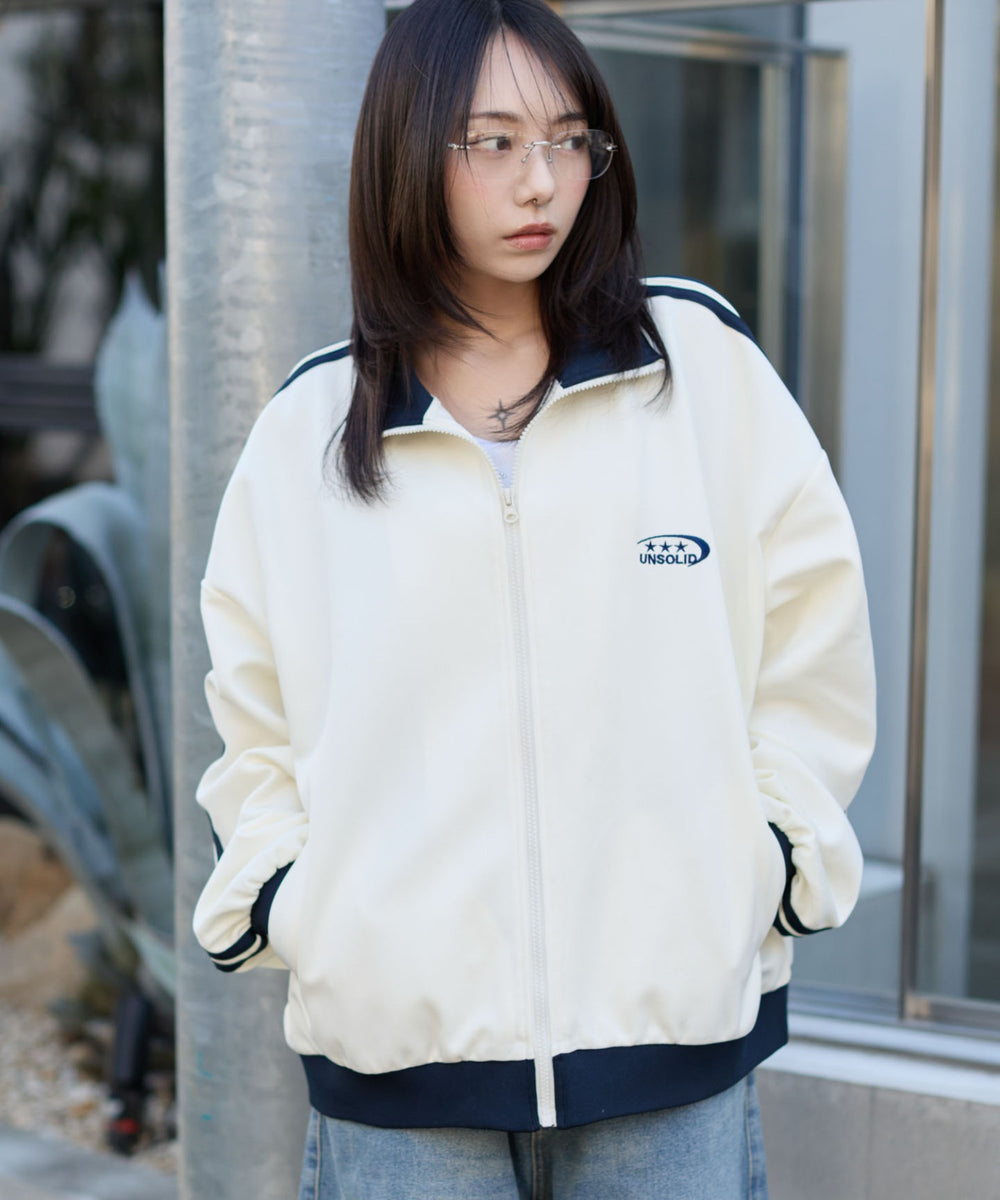 オフホワイト モデル：159cm L着用