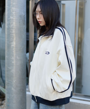 オフホワイト モデル：159cm L着用