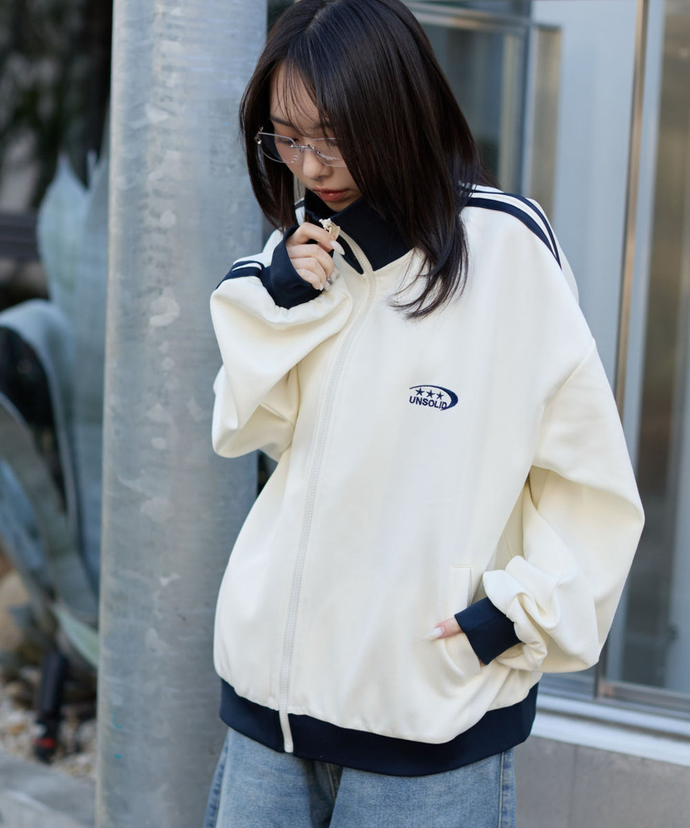 オフホワイト モデル：159cm L着用