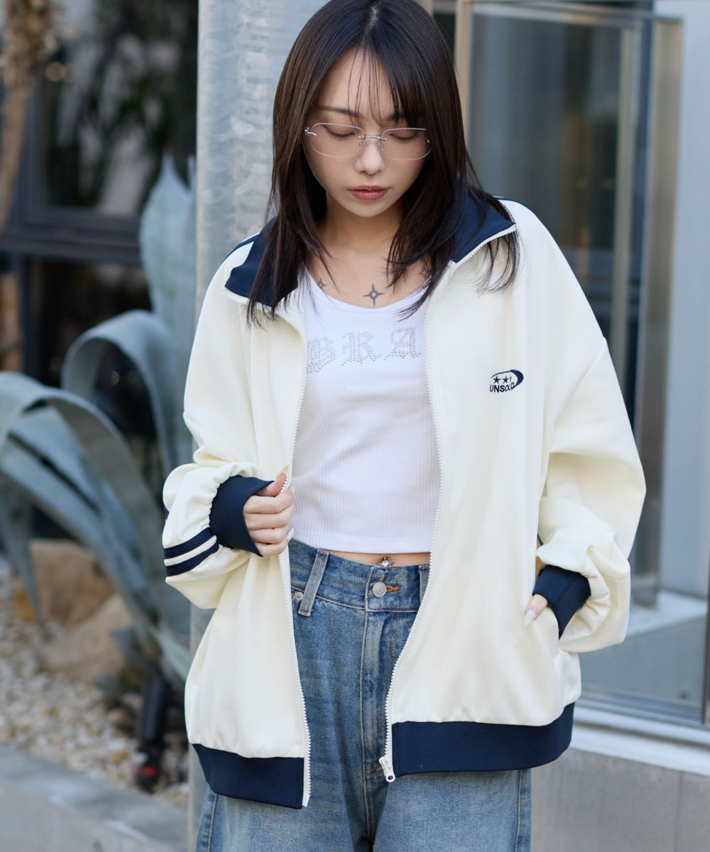 オフホワイト モデル：159cm L着用