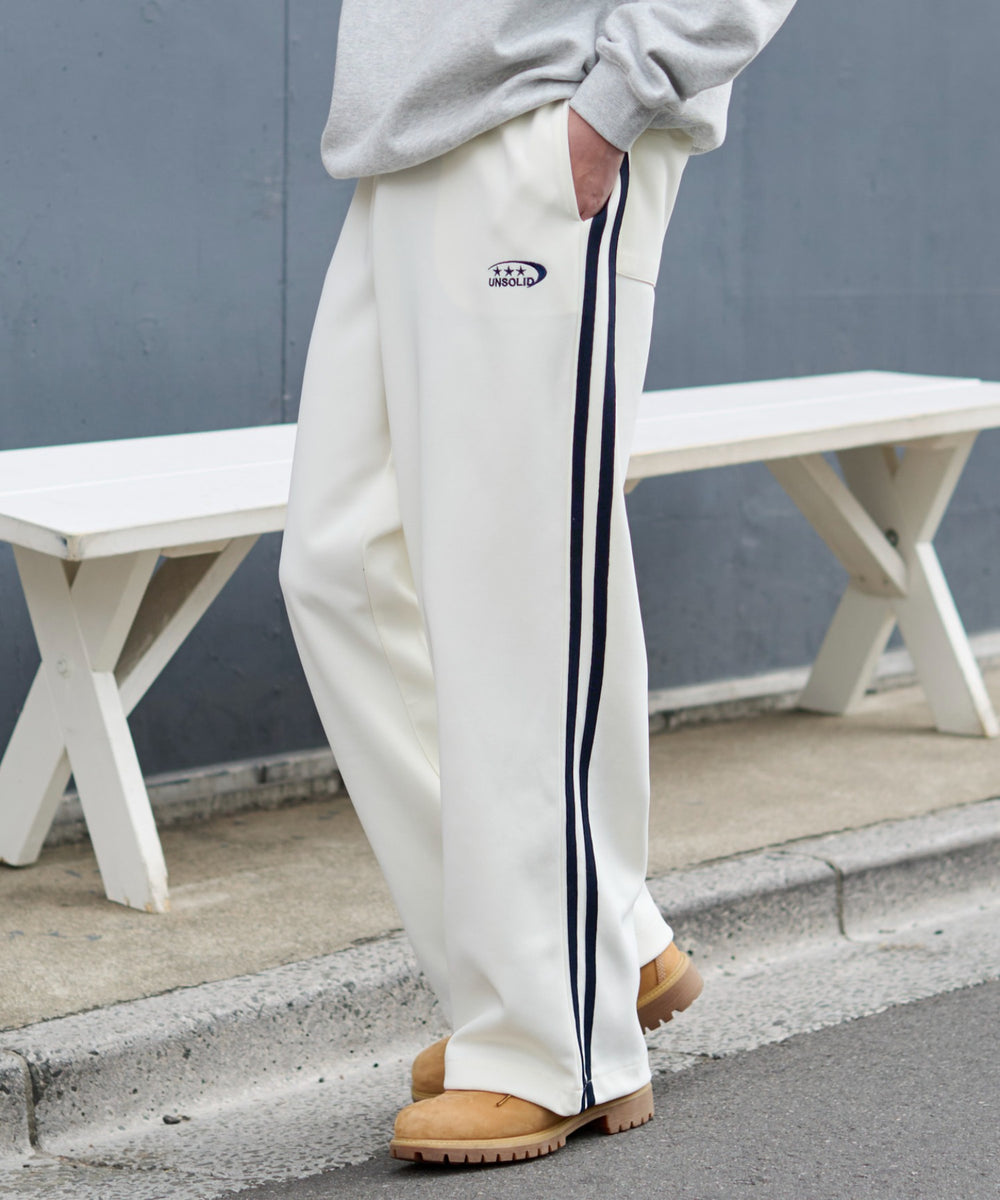 オフホワイト モデル：181cm L着用