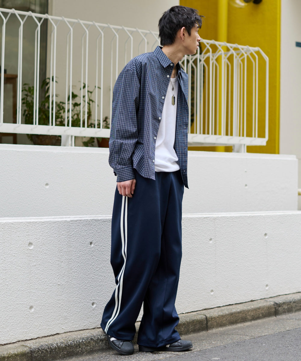 ネイビー モデル：181cm L着用