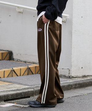 ブラウン モデル：181cm L着用