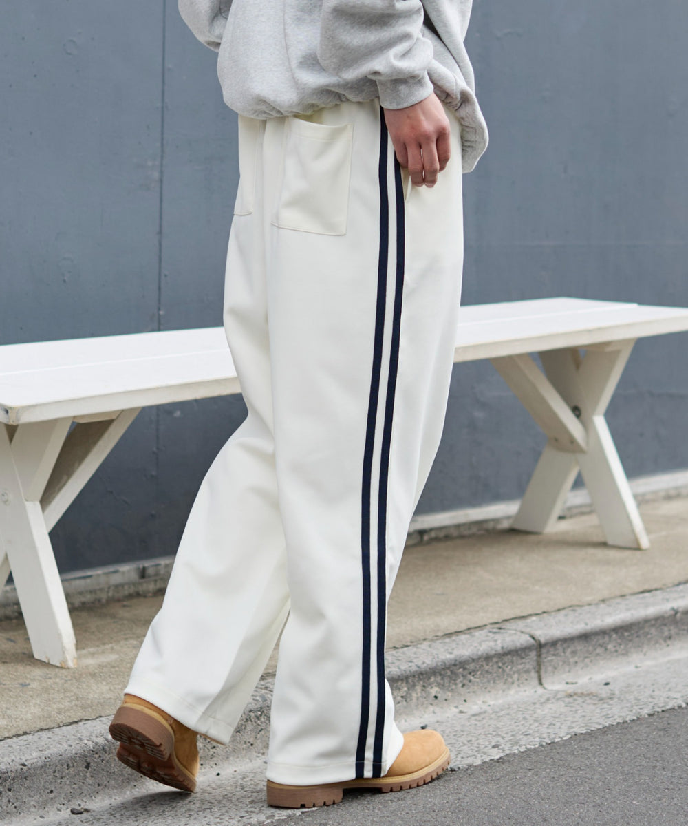 オフホワイト モデル：181cm L着用