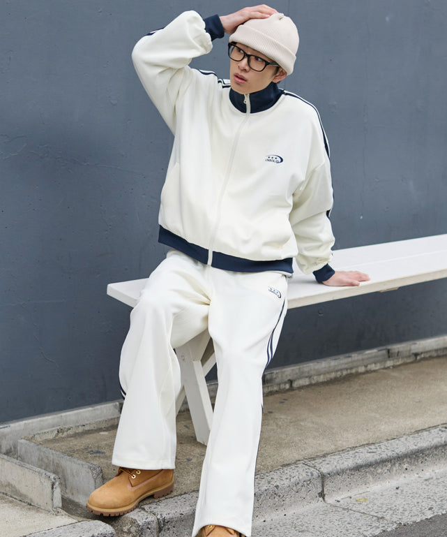 オフホワイト モデル：181cm L着用