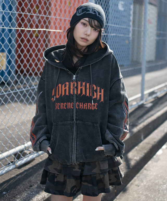 柄１　モデル：159cm M着用