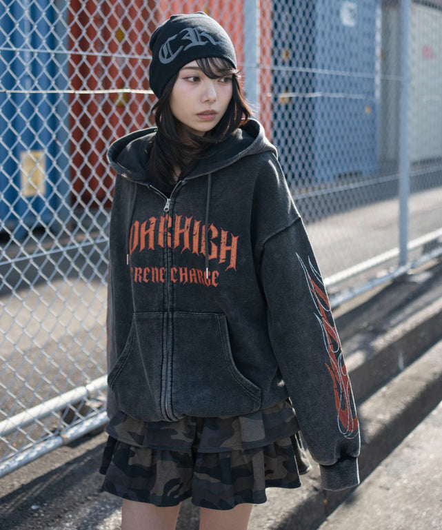 柄１　モデル：159cm M着用