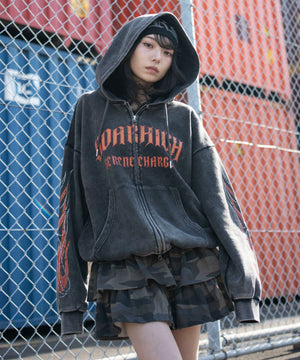 柄１　モデル：159cm M着用