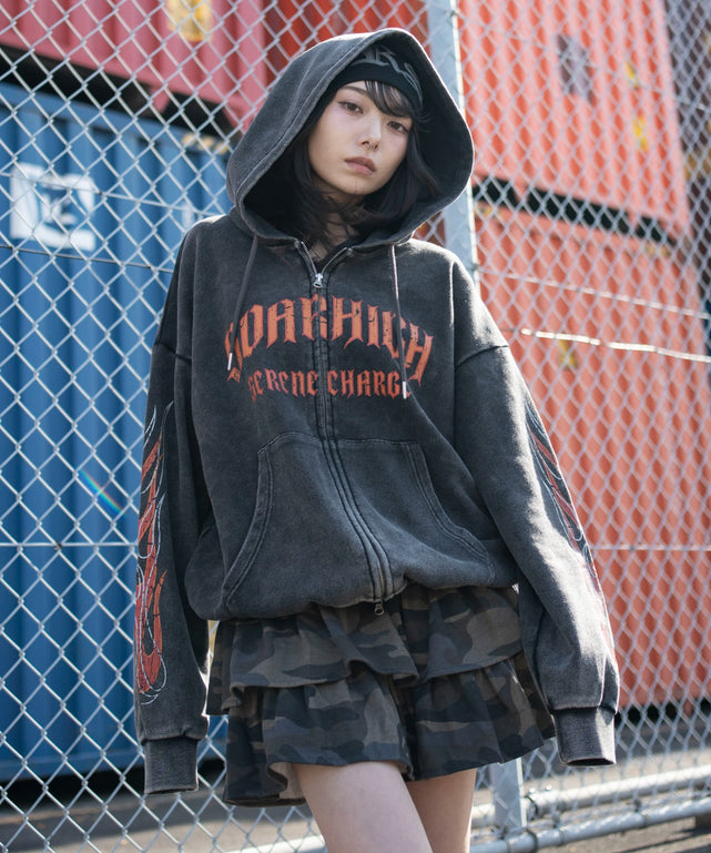 柄１　モデル：159cm M着用